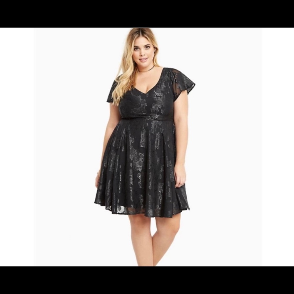 TORRID Black Floral Metallic Chiffon V-Neck Dress